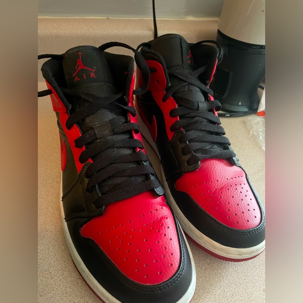 Air Jordan 1 Mid Size 7.5